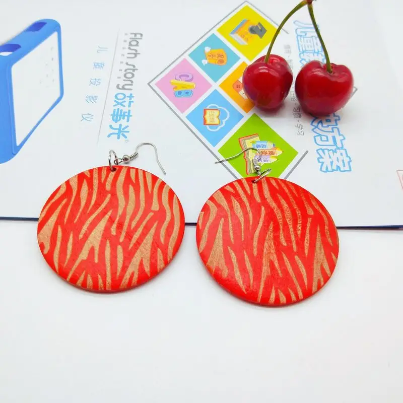 

THRWELL New Round Earrings Wooden Carved Earrings Multi-color Personality Exaggerated Earrings