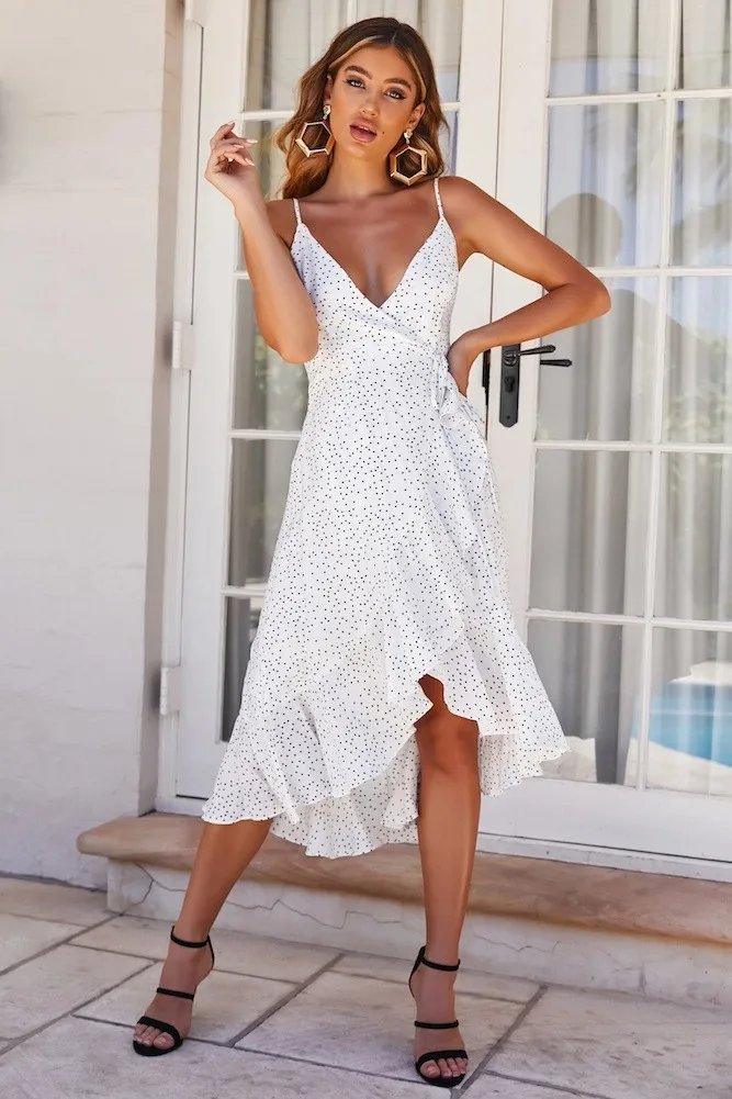 

2019 Ladies New Fashion Sexy Dress Wave Point Sling Ruffled Swallowtail Dress
