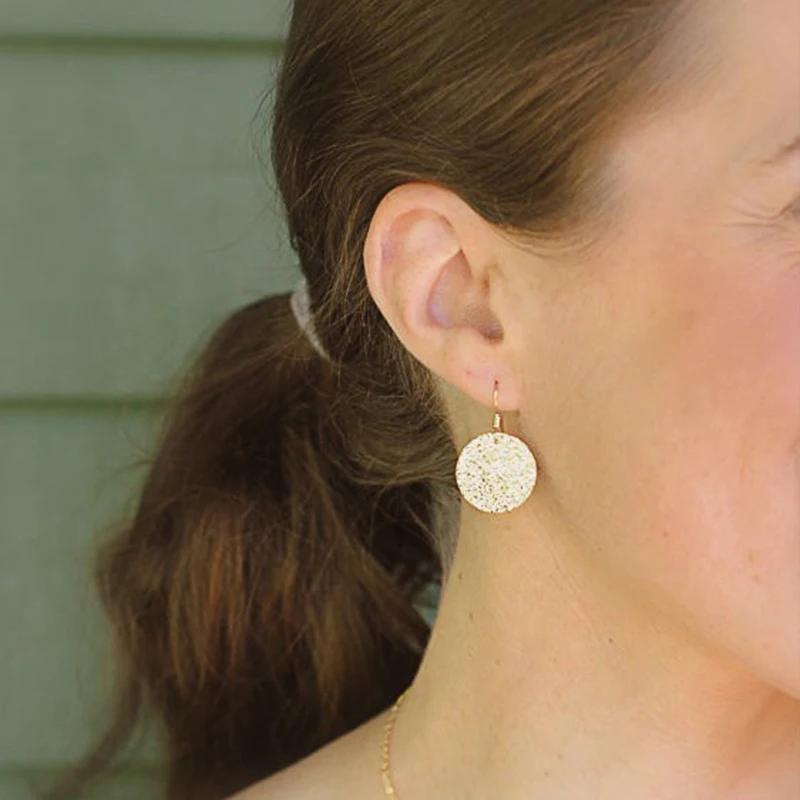 

FLTMRH Gold delicate jewelry, gold hammered disc earrings, minimalist jewelry
