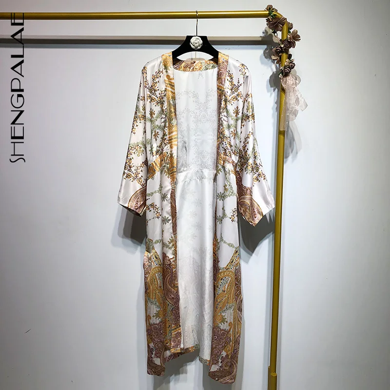 

SHENGPALAE 2019 Personality Vintage Printing Long Sleeve Sunscreen Jacket Beach Style Women Loose Summer Coat FN568