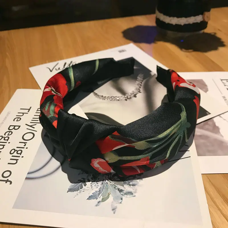 

New Temperament Headband Versatile Middle Knotted Simple Wide-brimmed Headband Washable Cloth Headband
