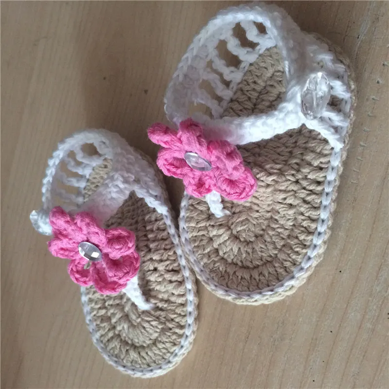 Бренд Обувь для младенцев ручной работы, детские вязаные Обувь для девочек крючком, Sapatos infantis Meninas, цветок Тапочки для малышей обуви