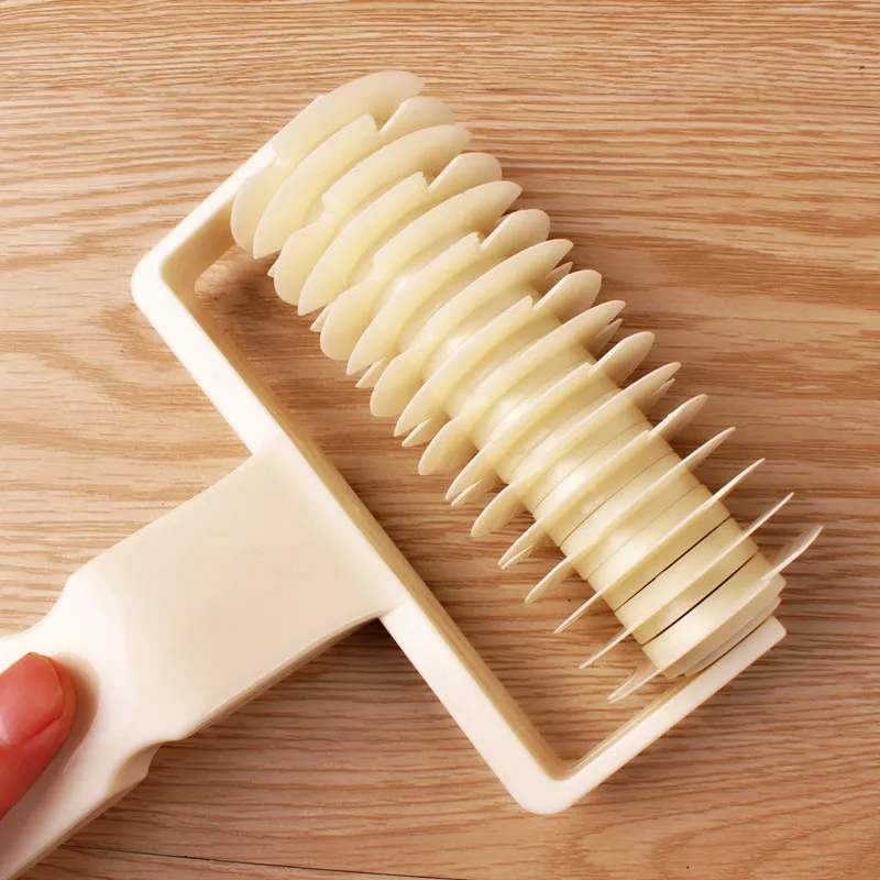 

Embossing Dough Roller Lattice Craft Cooking Tools Pull Net Pizza Cutters Wheels Knife Pastry Pasta Dough Kitchen Tools 20*12cm