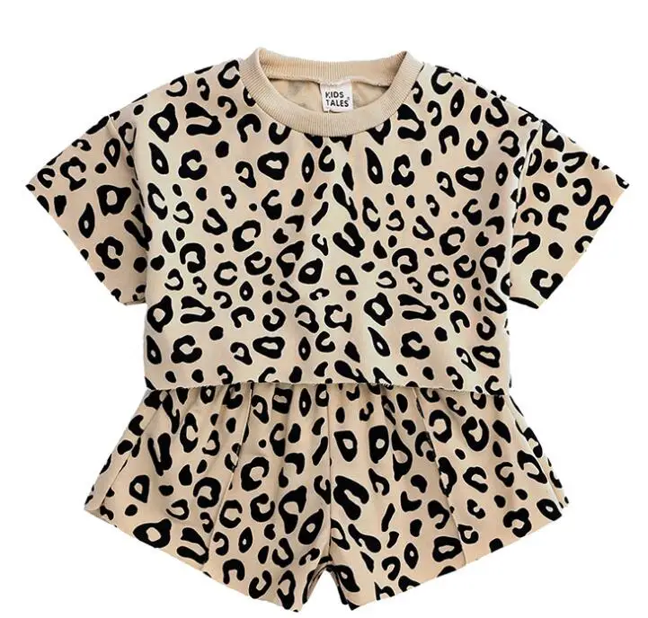 Лидер продаж года, летний модный комплект одежды с леопардовым принтом для маленьких девочек, 2 предмета, блузка с короткими рукавами+ шорты Повседневный костюм для девочек - Цвет: Бежевый