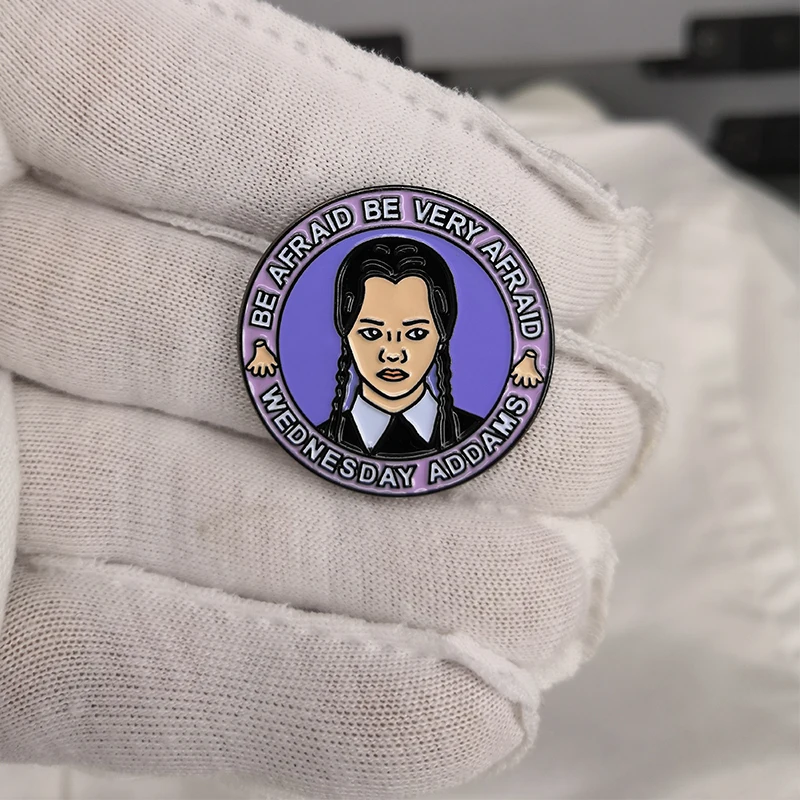 Лот из 4 среды Addams Pin