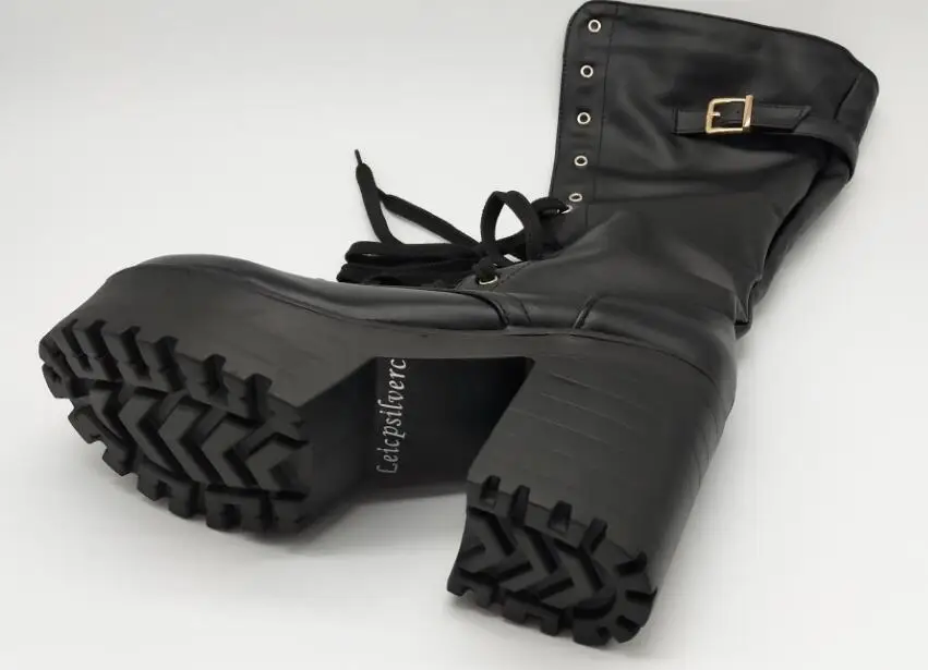 Женские ботинки обувь на высоком каблуке осень-зима г., новые пикантные модные мотоциклетные сапоги до колена из Pu искусственной кожи на шнуровке черно-белая платформа