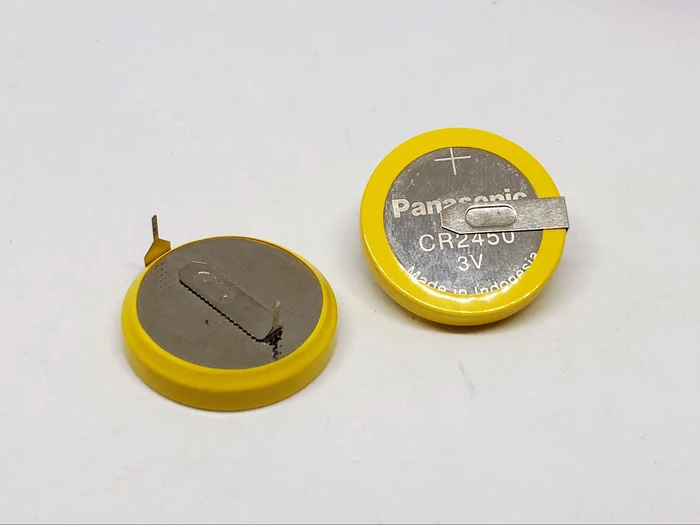 

100pcs/lot Original Battery For Panasonic CR2450 Button Cell Welding Feet Coin 3V 180 degree 2 Feet Solder Pins Watch Batteries