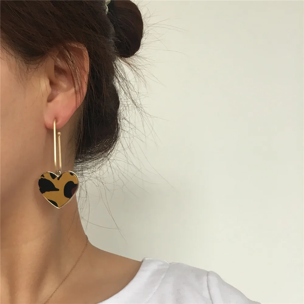 

TRENDY GOLD COLOR PLATING LEOPARD PRINT HEART DROP EARRING FOR WOMEN GIRL