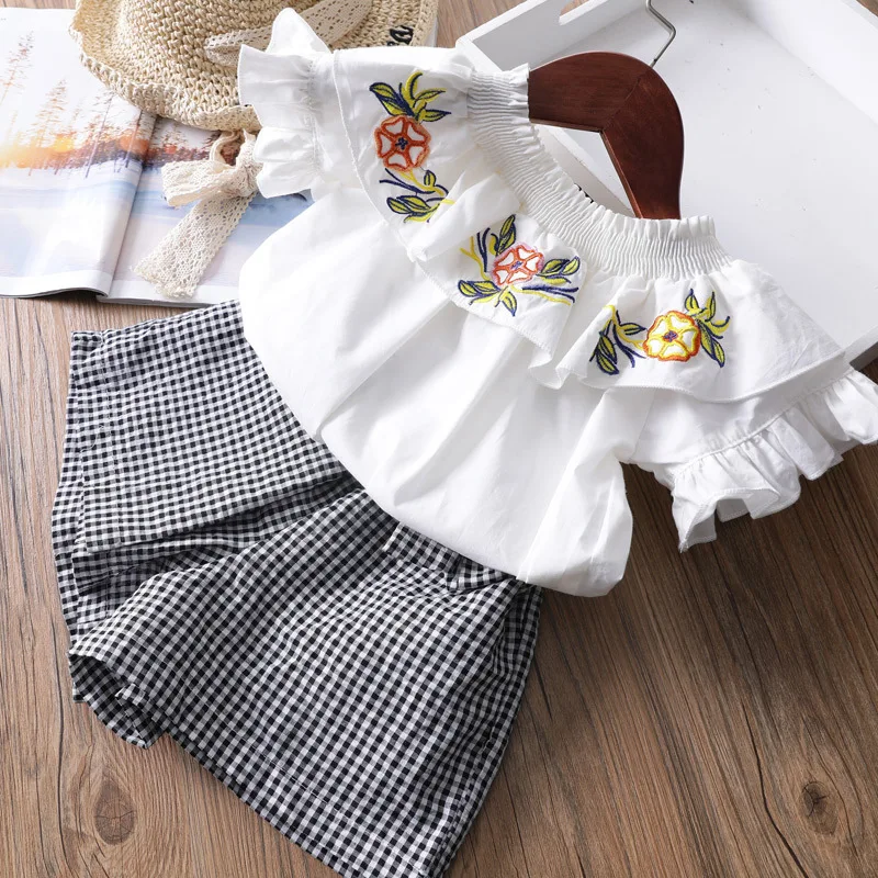 

Children Clothes New Summer Girls Clothing Sets Embroidery Flowers Petal Sleeves T-shirt+Lattice Shorts Fashion Kids Clothes