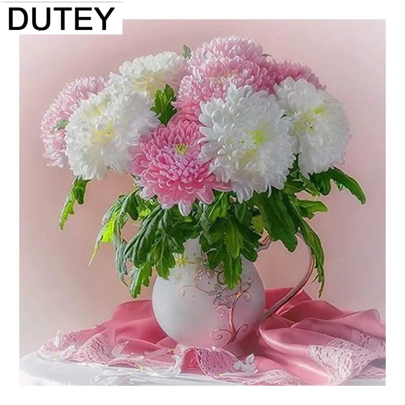 Что добавить в вазу с хризантемами. Что добавить в вазу с хризантемами. Срезанные цветы хризантем в вазе. Хризантема декорум срезка. Астры в вазе.