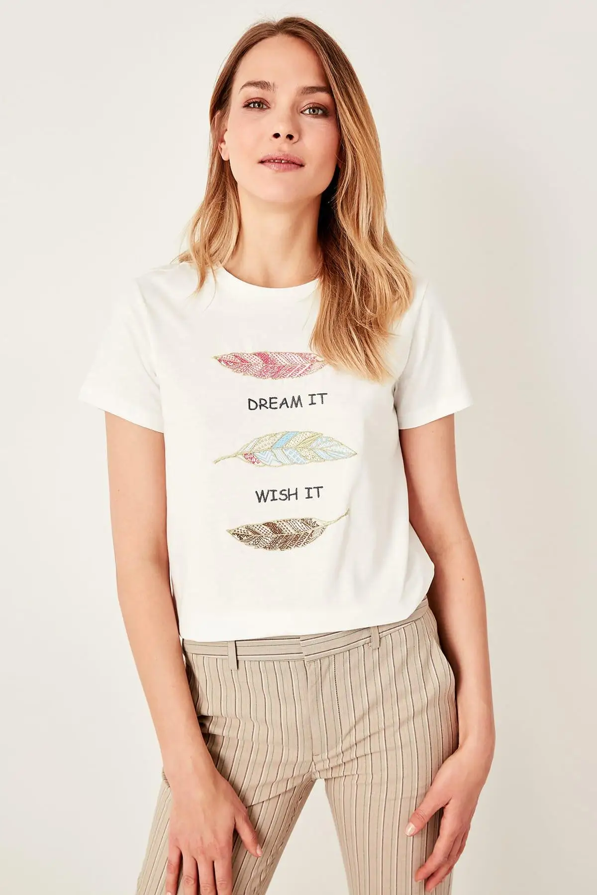 Trendyol экрю вышитые Базовые Трикотажные футболки TWOSS19PB0014|Футболки| |