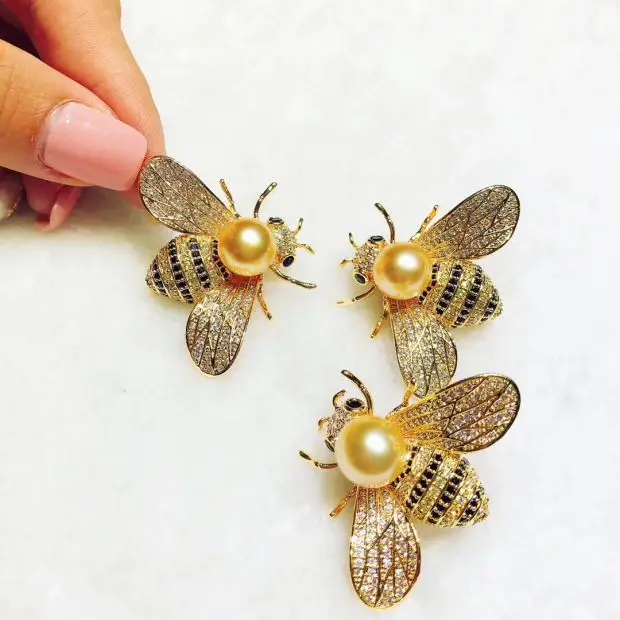 

Вау! Пресноводная жемчужина белый/черный/желтый hony пчелиного Брошь Оптовая Продажа Натуральные бусы с разводами, подарок на Новый год