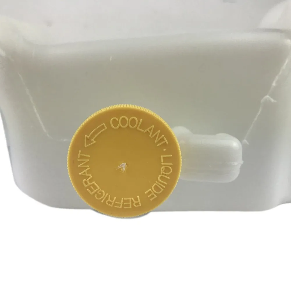 Car Radiator Coolant Expansion Tank with Cap Engine Coolant Reservoir Recovery Tank for Nissan Micra K11 1992 2003 DROPSHIPPING-in Fuel Tanks from ...