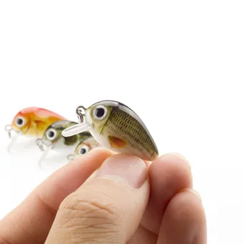 

5 Pcs / Lot 1.8g 3cm Mini Japan Crankbait 5 Topwater Baits with Plastic Fly Box Fishing Bait Wobbler Wacky 0.1-0.5 m Wobbler