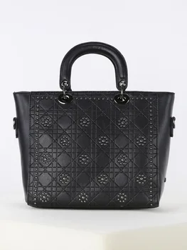 

Tote bag with studs-black