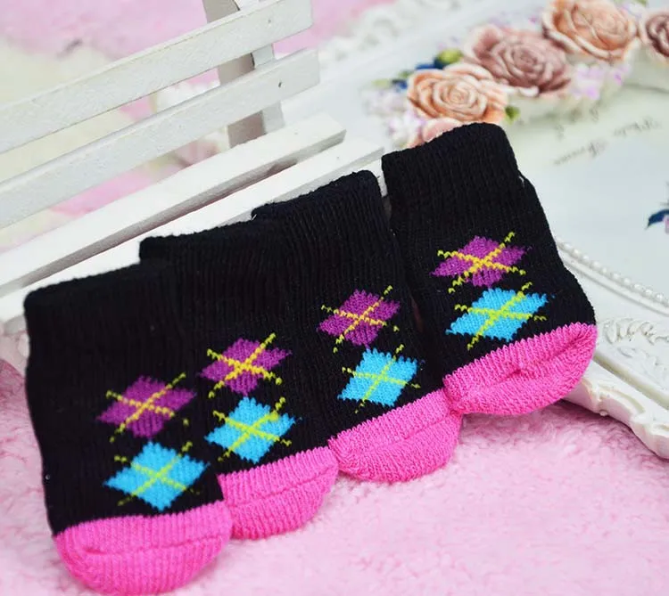 Lovely Pet Dog Sock Soft Knit Anti Slip Skid Pets Dogs Socks For Chihuahua Yorkshire Small and Large Dogs S M L 4PcsSet 12813