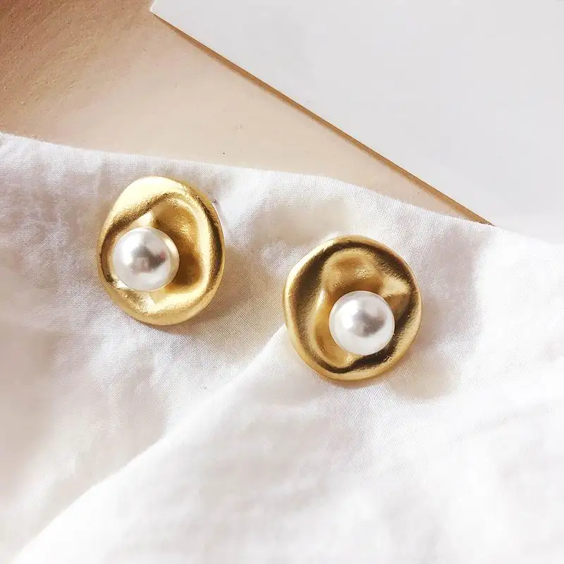 

Vintage Baroque Style Big Stud Earrings For Women Gold-Color Metallic Earring Personality Temperament Fashion Jewelry Wholesale