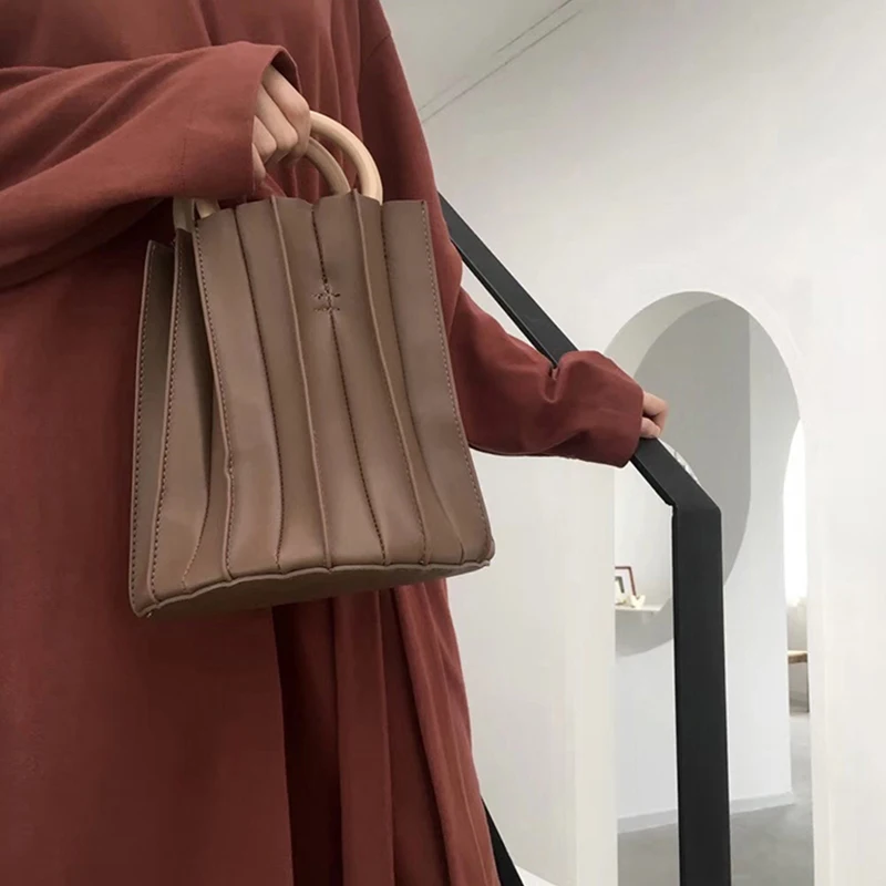 

Casual Folded Bucket Bags for Women Handbags Large Capacity Handbags Ladies Round Wooden Handle Hand Bags Woman Pu Leather Tote