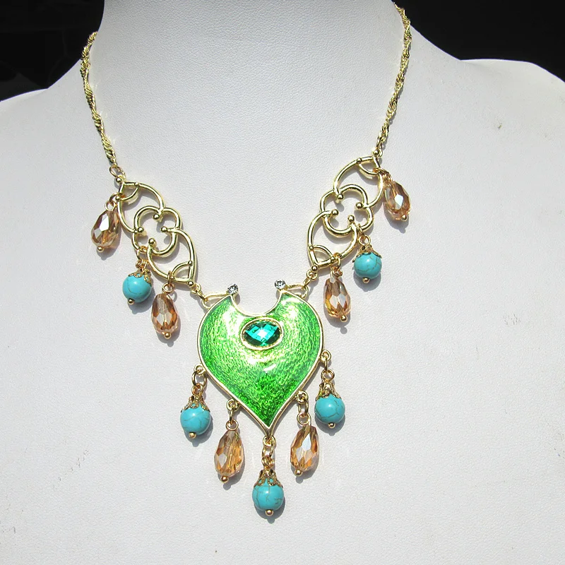 2019 New Aladdin Cosplay resin Pendants Princess Jasmine Necklace Women Gifts