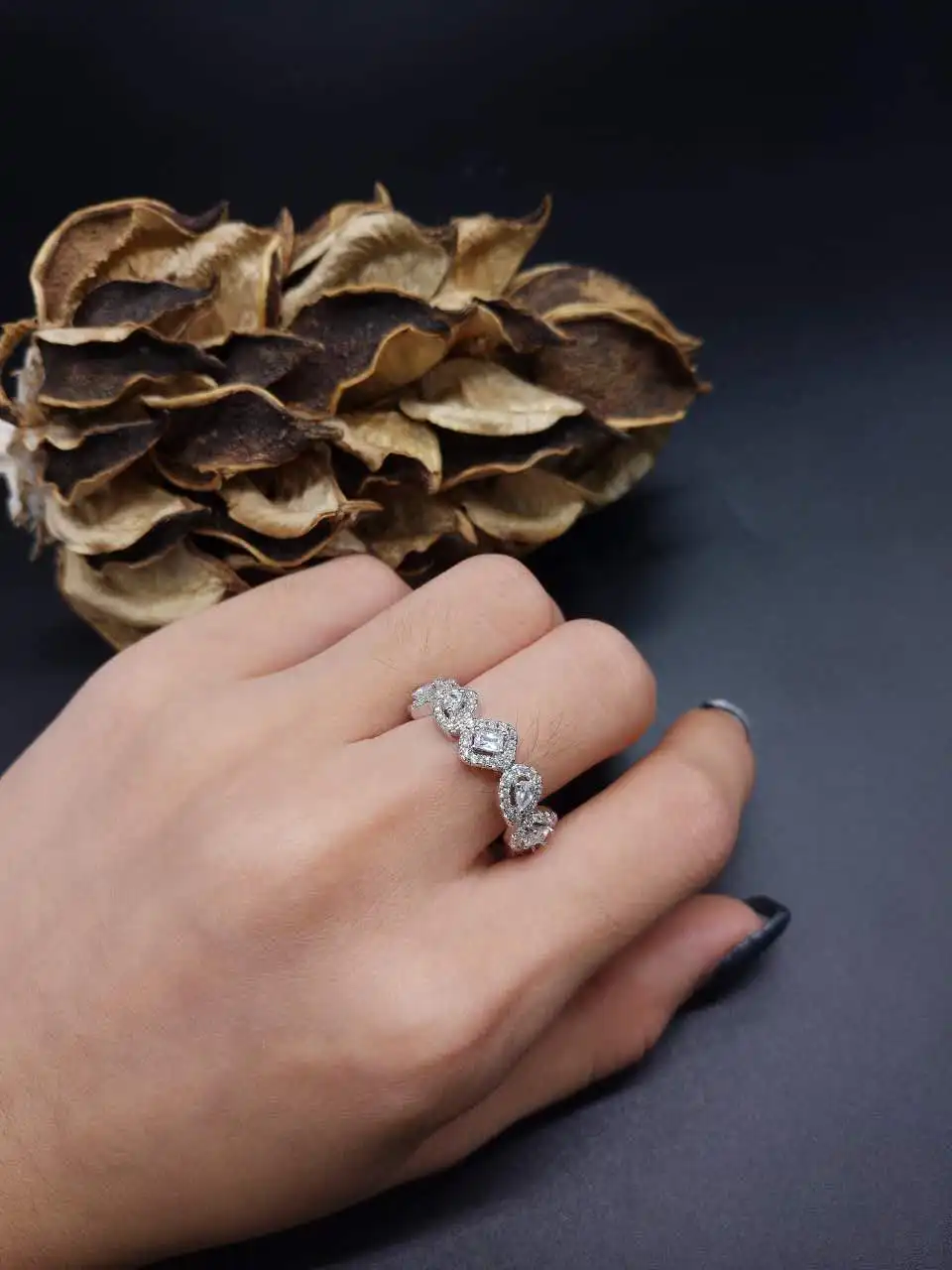

janekelly European tyle Sliver Color Rings Dazzling Crystal Zircon Finger Rings Fashion Women Wedding Jewelry