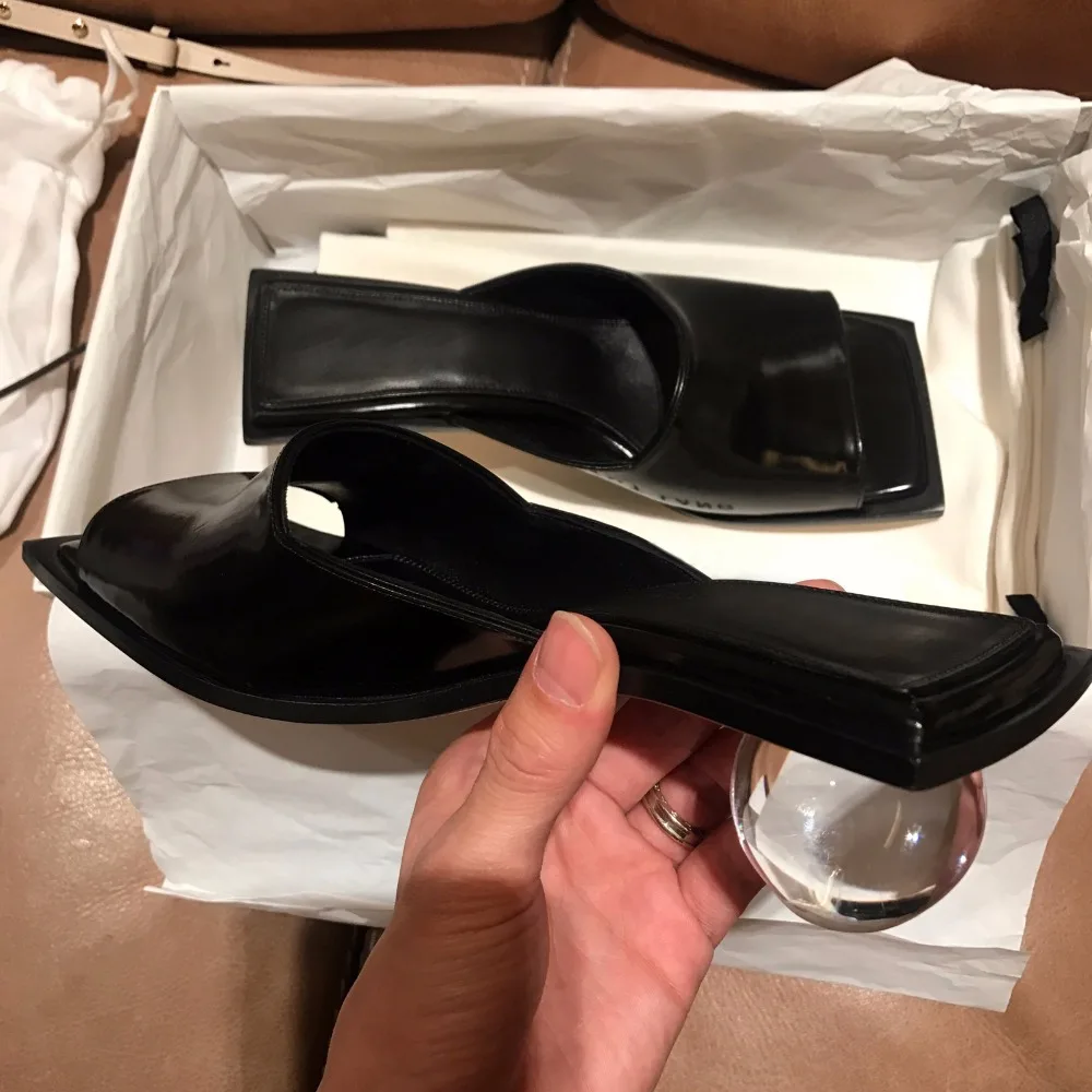 

2018 Europe and the United States leather word slippers crystal with transparent with summer sexy fashion show women sandals