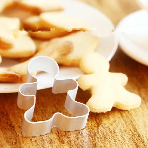 

Christmas Cookie Cutter Tools Aluminium Alloy Gingerbread Men Shaped Holiday Biscuit Mold Kitchen Cake Decorating Tools D859
