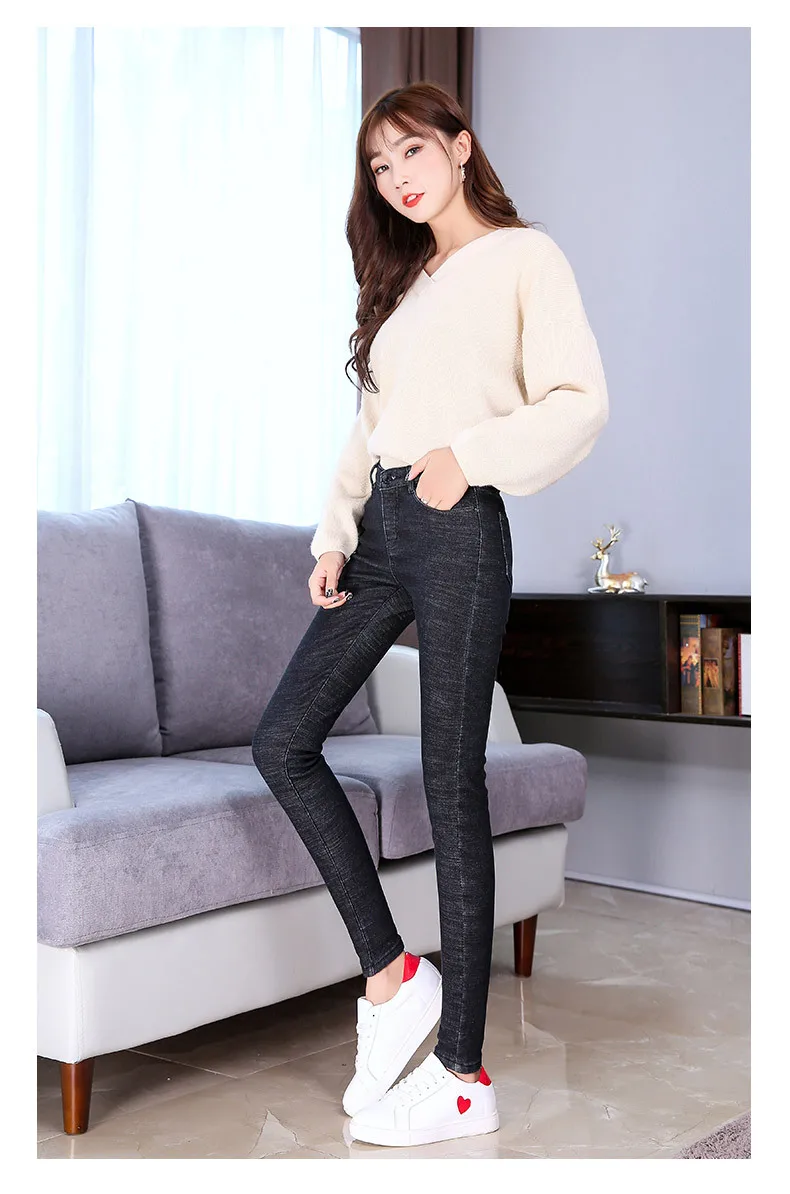 9371981240_1067589056