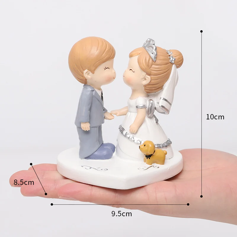 

Roogo Sweet Wedding Home Decoration Accessories Resin Bridegroom And Bride Figurine Gift For Couple Family Desktop Ornament
