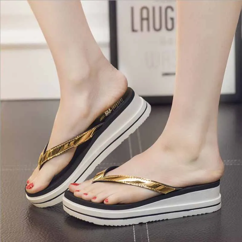

New Women Pearl Beach Shoes Flat Woman Sandals Summer 2019 Woman Shoes Lady Fashion Slippers Luxury Shoe Women Designers Slipper