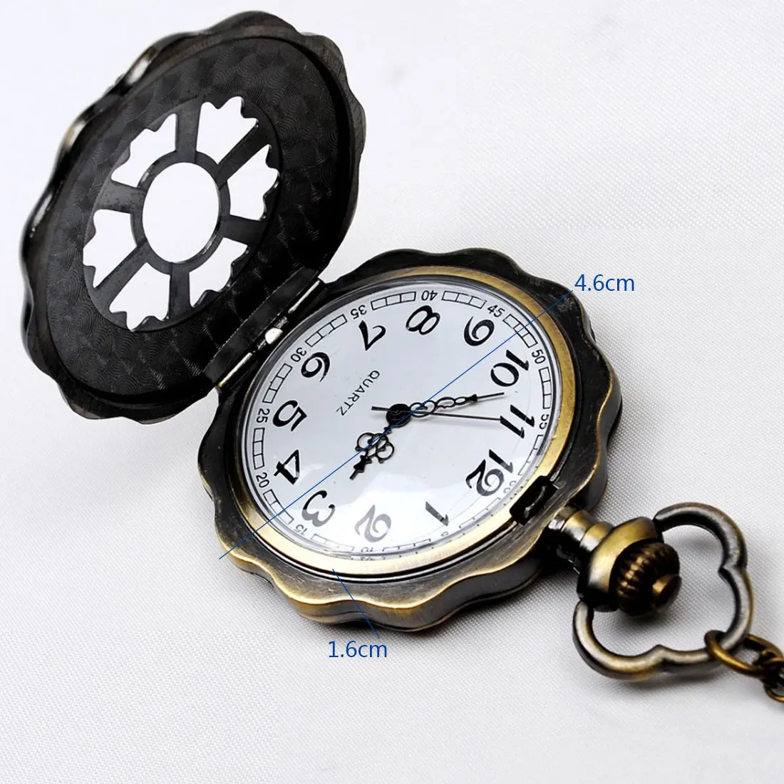 Retro Palace Wind Lotus Leaf White Face Pocket Watch Fashion Wild Antique Table Men And Women Casual Wild Chain Classic Table