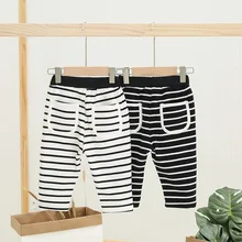 Длинные штаны в полоску с принтом для маленьких девочек Новая модная детская одежда для маленьких девочек штаны-Леггинсы Штаны для новорожденных
