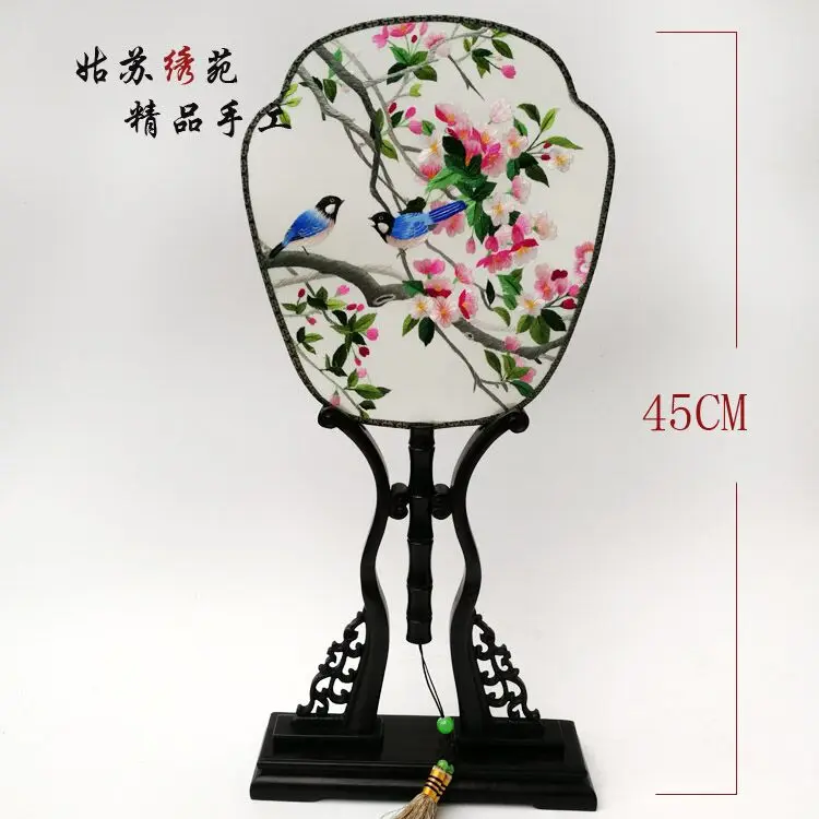 

Suzhou embroidery pure manual embroidery round fan double-sided embroidery finished products mandarin fan