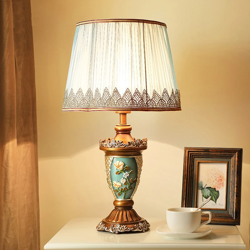 Bedside Table for the Bedroom Modern Minimalist Art LED Table Lamps Luxury Indoor Lighting Fixture Modern Table Lamp for Bedroom Bedside Table for the Bedroom Modern Minimalist Art LED Table Lamps Luxury Indoor Lighting Fixture Modern Table Lamp for Bedroom