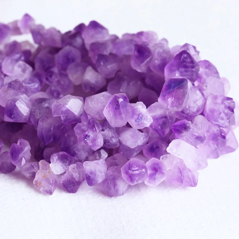 Натуральные необработанные минеральные фиолетовые Аметистовые кварцевые кристаллы ручной резки самородок свободной формы грубая матовая граненые бусины 05326