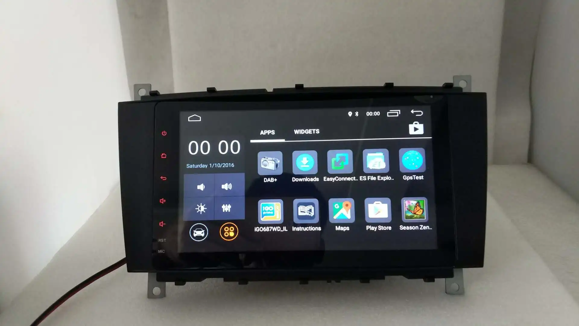 

Android radio For Mercedes/Benz/ C-class W203 2004-2007 CLK W209 2004-2005 Wifi bluetooth GPS Radio