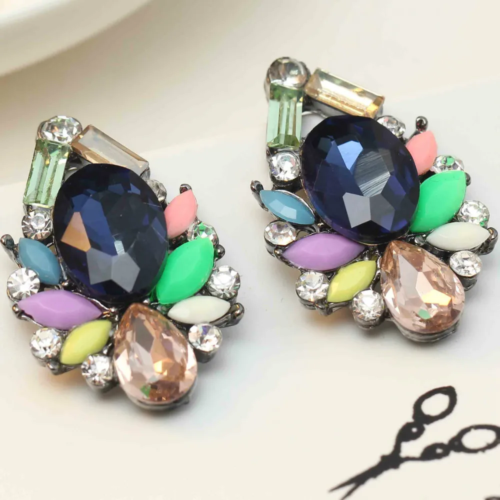 Women's fashion earrings New arrival brand sweet metal with gems stud crystal earring for women girls - Image 2