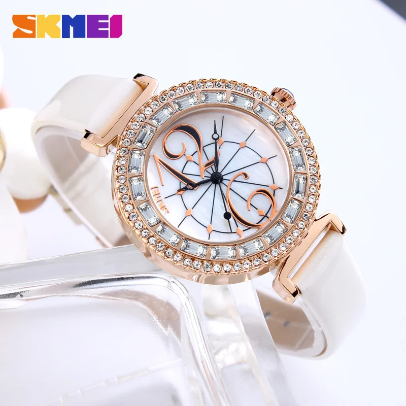 

SKMEI Luxury Women Watches Waterproof Fashion Rhinestones Quartz Watch Leather Band Wristwatches Ladies Clock Relogio Feminino