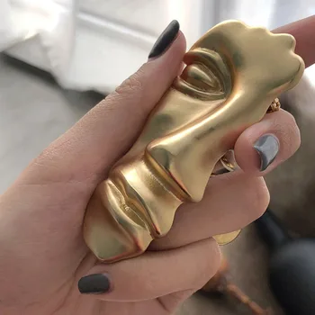 

New Exaggerated Funny Abstract Gold Color Metal Western Accessories Half Human Face Portrait Brooch for Women Party Jewelry