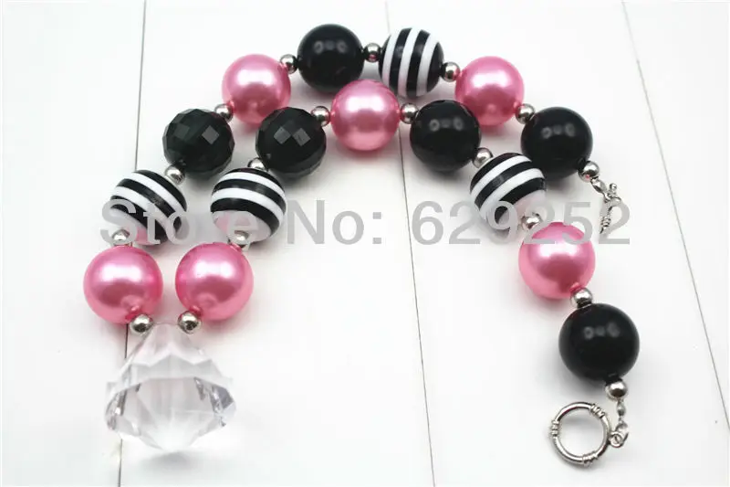 10 шт. в партии розовый и черный капли воды коренастый bugglegum детьми цвету смесь бисера ожерелье CB028