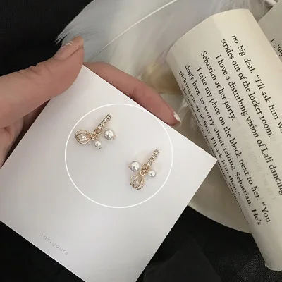 

Compact ins Imitation Pearl Rhinestone Ear Studs Korean Elegant For Women Earrings brincos fashion jewelry