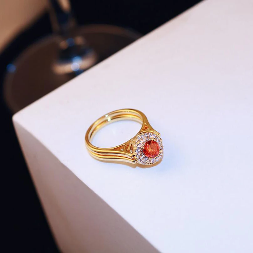

Stylish Rose Gold Can Rotate Ring With Flexible Rotating Double-Sided Micro-set Zircon Ring For Women Queen's Double Sided Ring