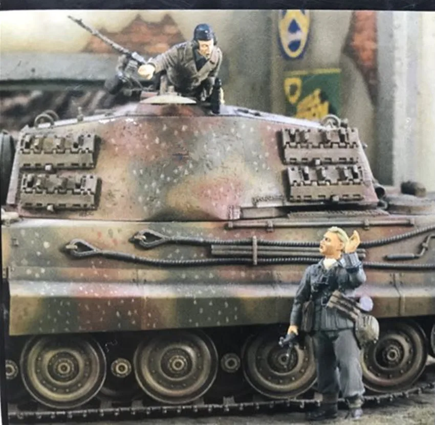 

1/35 Resin Figure Model Kit Unassambled Unpainted 00537(NO TANK)