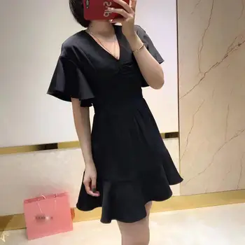 

The new summer 2020 fashion round collar horn sleeve lace dress