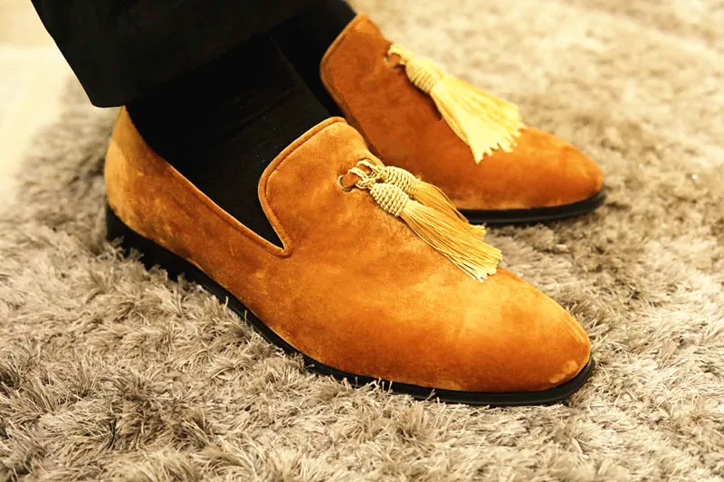 

2018 Men Suede Tassel Flat Slip-on Loafers Italian Street Style Smoking Shoes Fringe Sapatos Handmade Fashion Men Casual Shoes