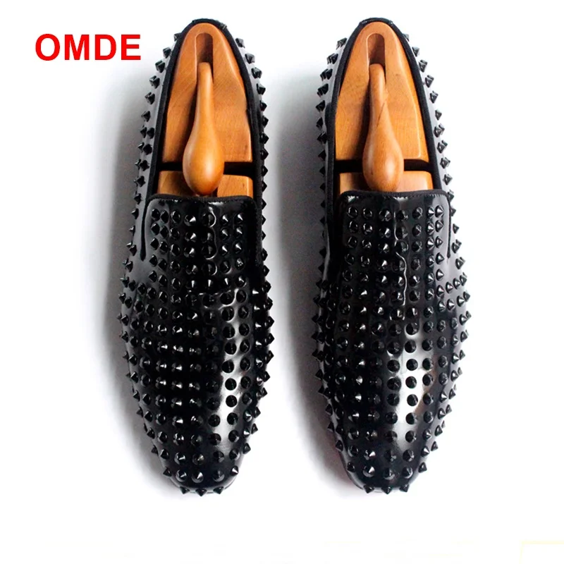 

OMDE New Black Patent Leather Men Rivets Shoes Designer Mens Loafers Fashion Slip-on Party And Prom Shoes Dress Shoes