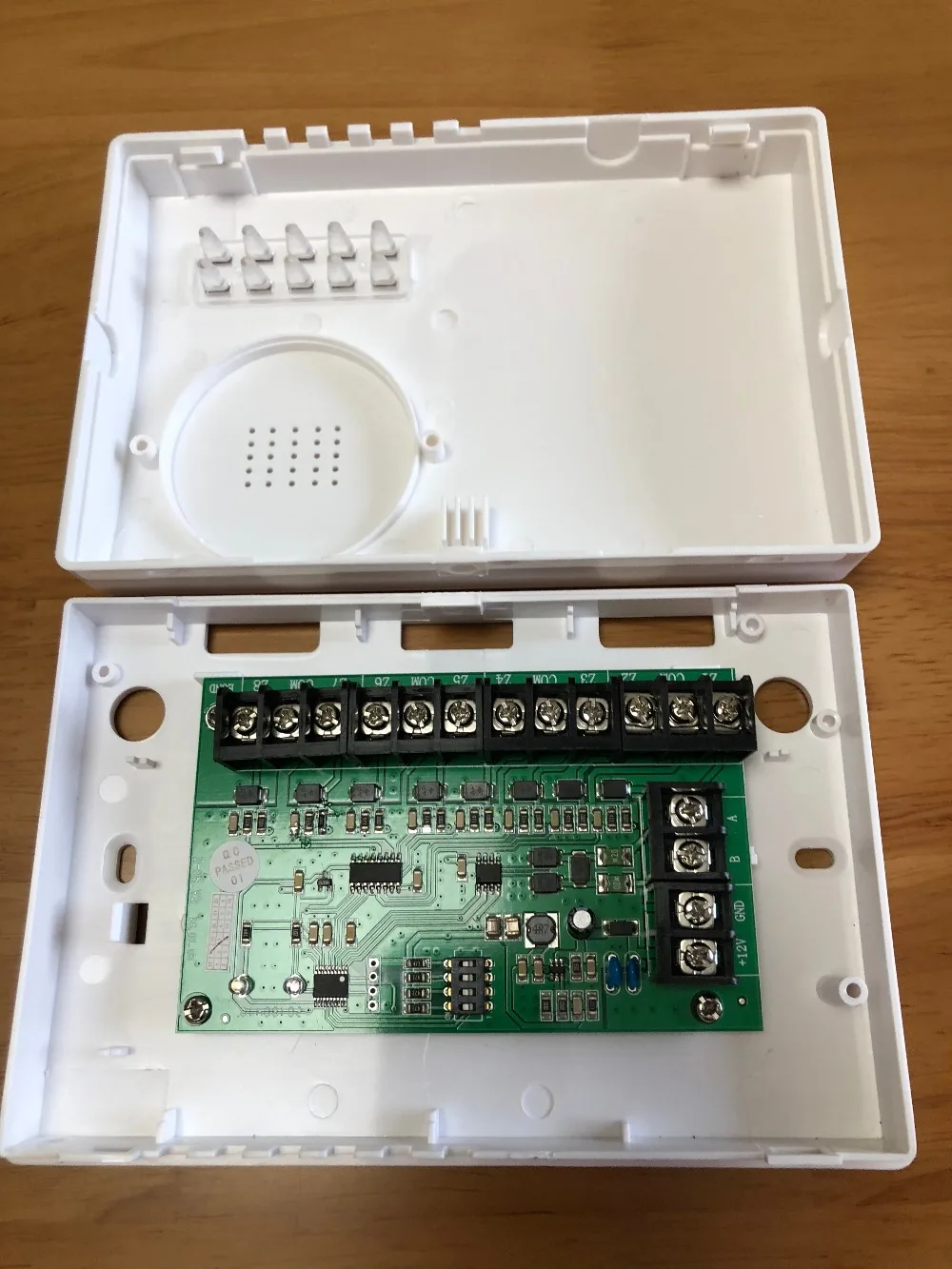 Focus FC7688E wired security alarm 8 bekabelde zone expander 8 bus