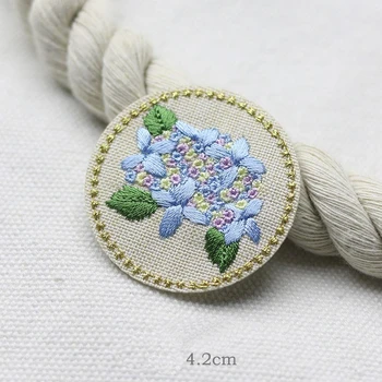 

High Quality 1PC Embroidery Patches Round Flower Blossom Tree Appliques Iron On for Clothes DIY Sewing Ethnic Cheongsam Badges
