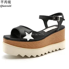 Qianruiti/женские босоножки на платформе; Дизайнерская обувь; повседневные босоножки со звездами на толстом каблуке с открытым носком; обувь на танкетке в британском стиле
