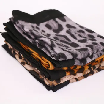 

2018 Luxury Brand Women Leopard Thick Shawls Fashion Female Autumn Winter Print Hijabs and Wraps Pashmina Stoles Bufanda Snood