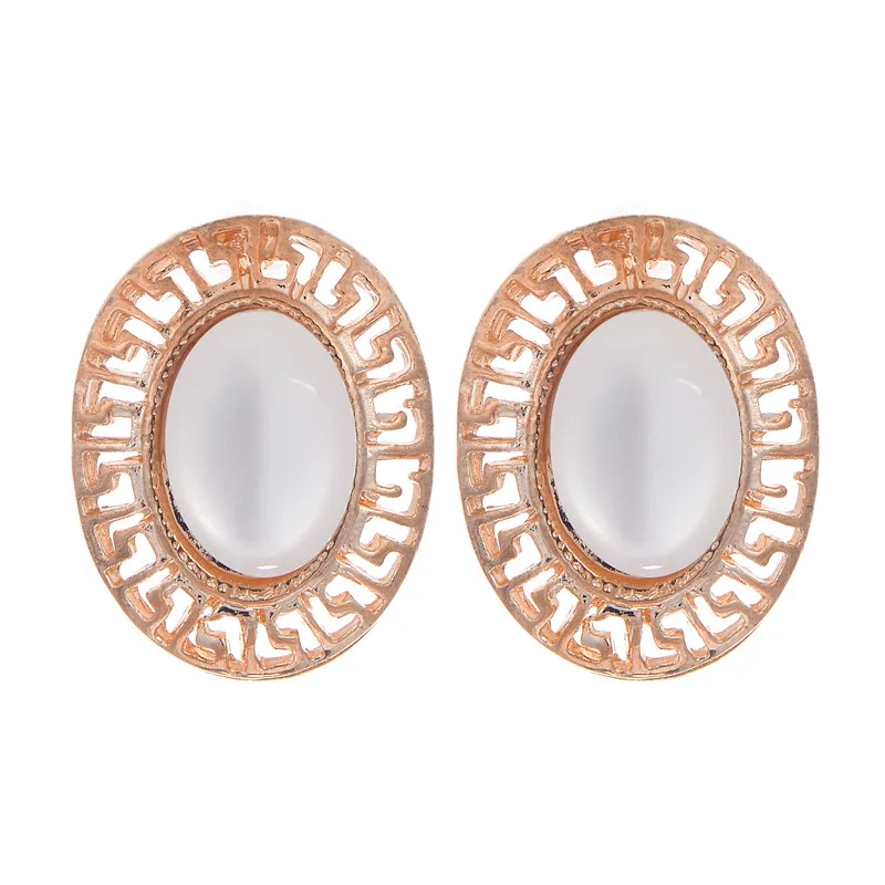 

Fashion Vintage Palace OL Gold Color Hollow Big Oval Opal Stud Earrings White Gem Stud Earrings For Women Bride Weeding Jewelry
